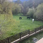 At The Foot Of Pirin דירה *
